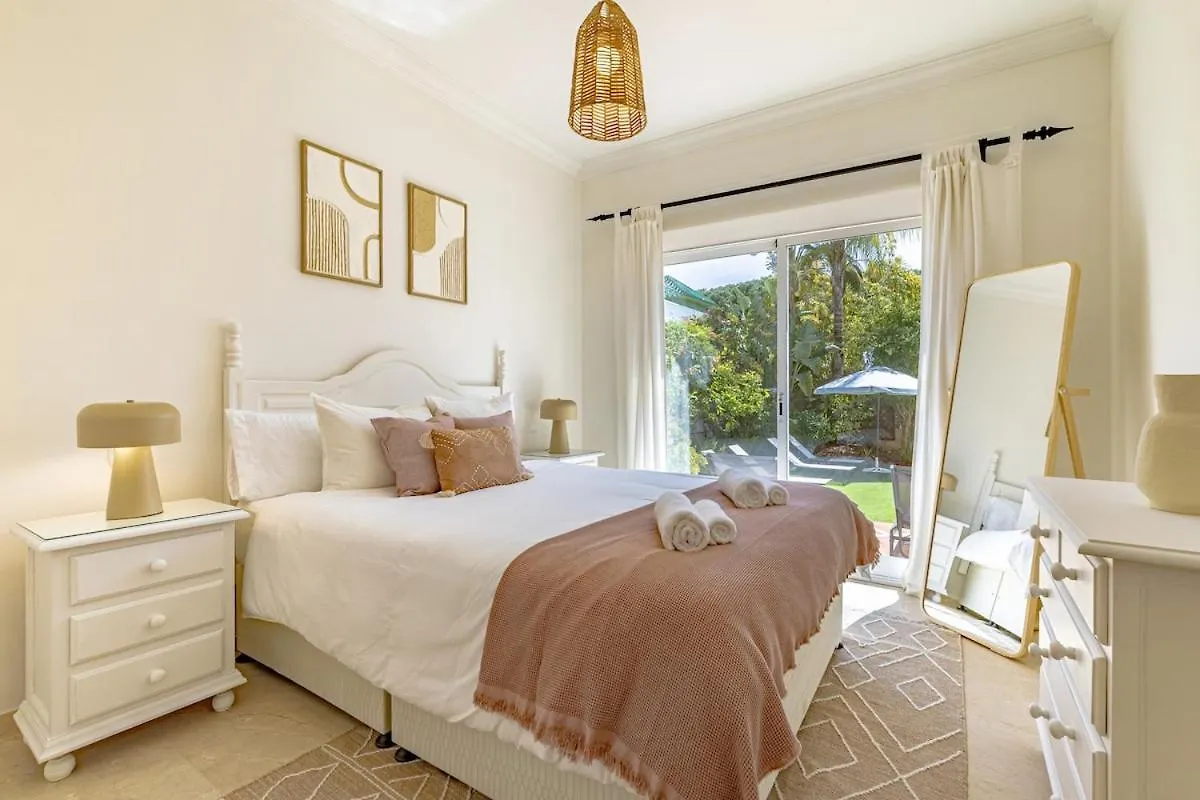 Villa Casa Florida Luxury Villa, Heated Pool, Hot Tub, Next To The Beach Marbella