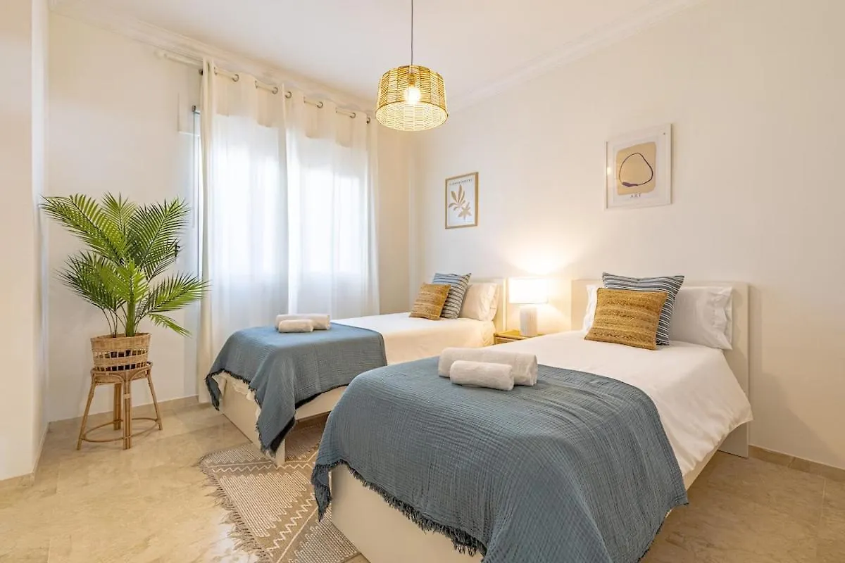 Casa Florida Luxury Villa, Heated Pool, Hot Tub, Next To The Beach Marbella Spain