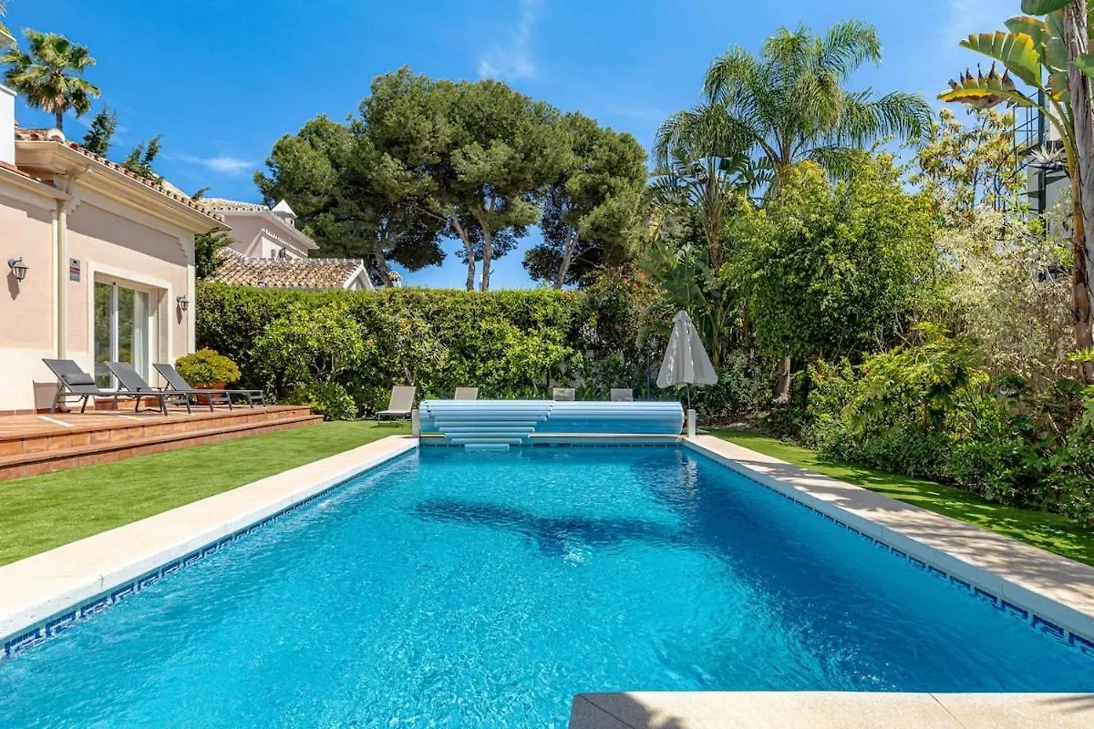Casa Florida Luxury Villa, Heated Pool, Hot Tub, Next To The Beach location