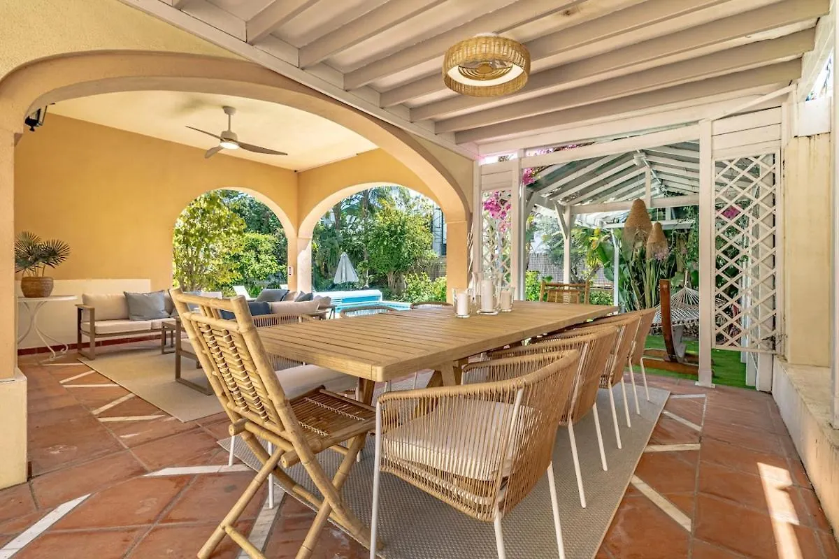 Villa Casa Florida Luxury Villa, Heated Pool, Hot Tub, Next To The Beach Marbella