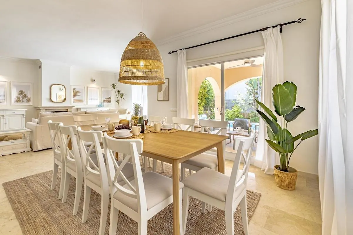 Villa Casa Florida Luxury Villa, Heated Pool, Hot Tub, Next To The Beach Marbella